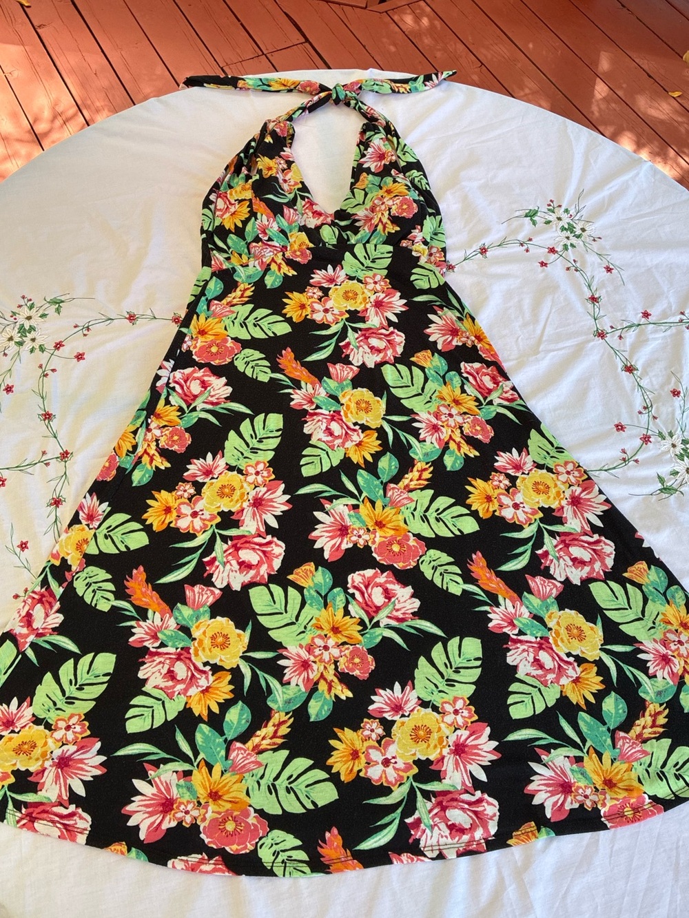 Women’s Backless Halter Floral Dress - Black Multi